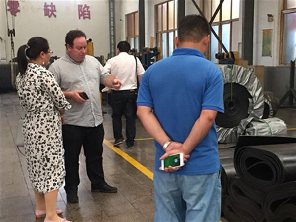 加拿大客戶來廠參觀撸撸社下载最新版本安卓获取並洽談合作事宜